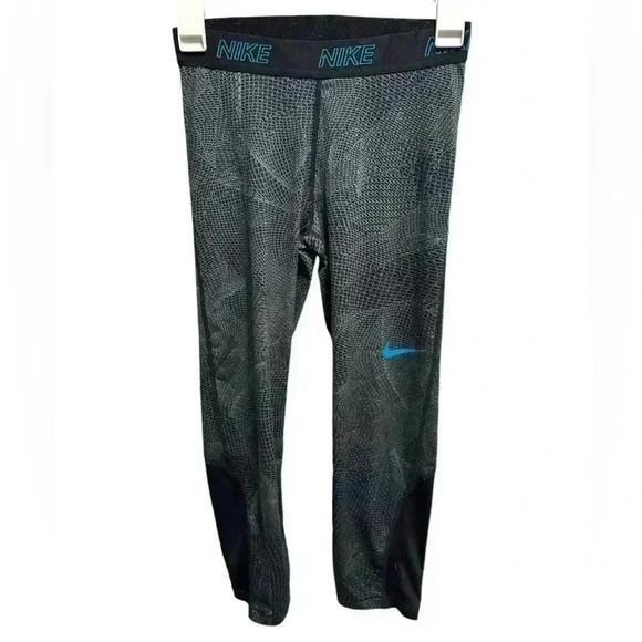 Nike Pants - NIKE DRI FIT BLACK BLUE AND GREEN CROPPED CAPRI LEGGINGS